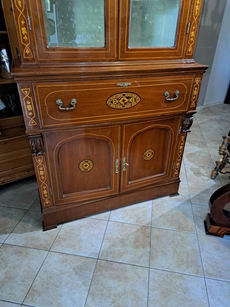 bookcase inglese intarsiata