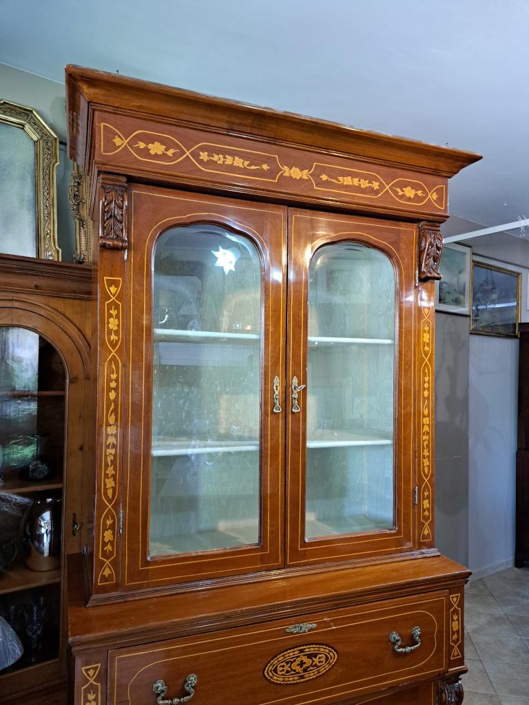 bookcase inglese intarsiata