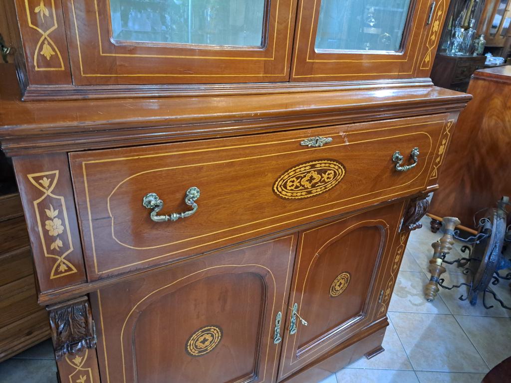 bookcase inglese intarsiata