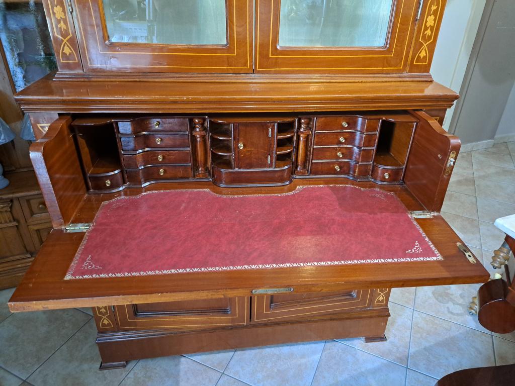 bookcase inglese intarsiata