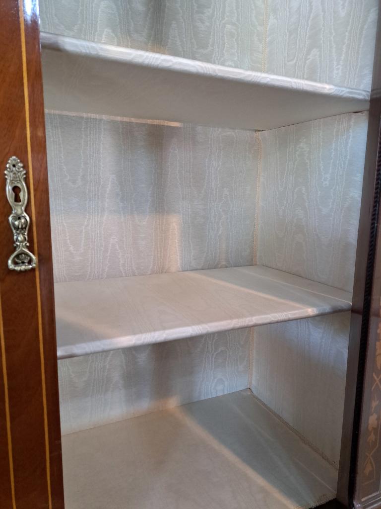 bookcase inglese intarsiata