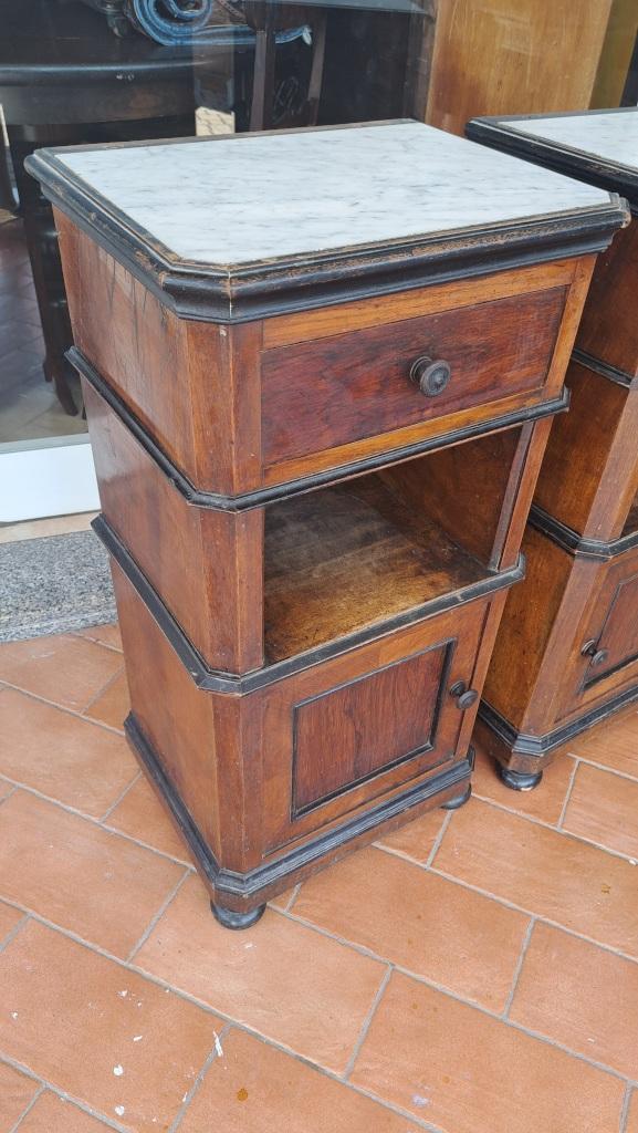 comodini italiani noce