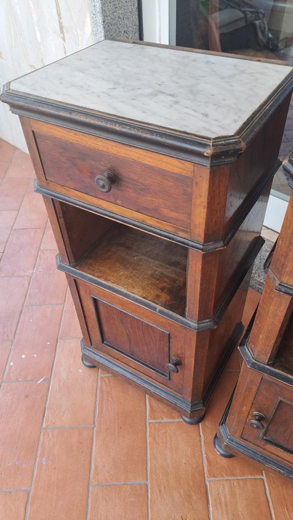 comodini italiani noce