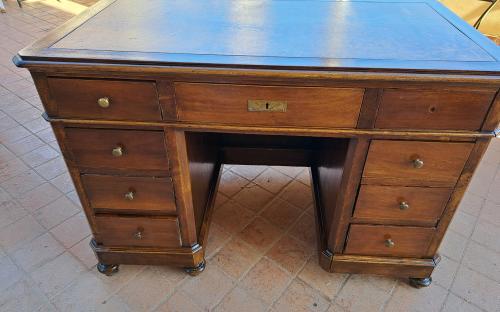 scrivania italiana 900