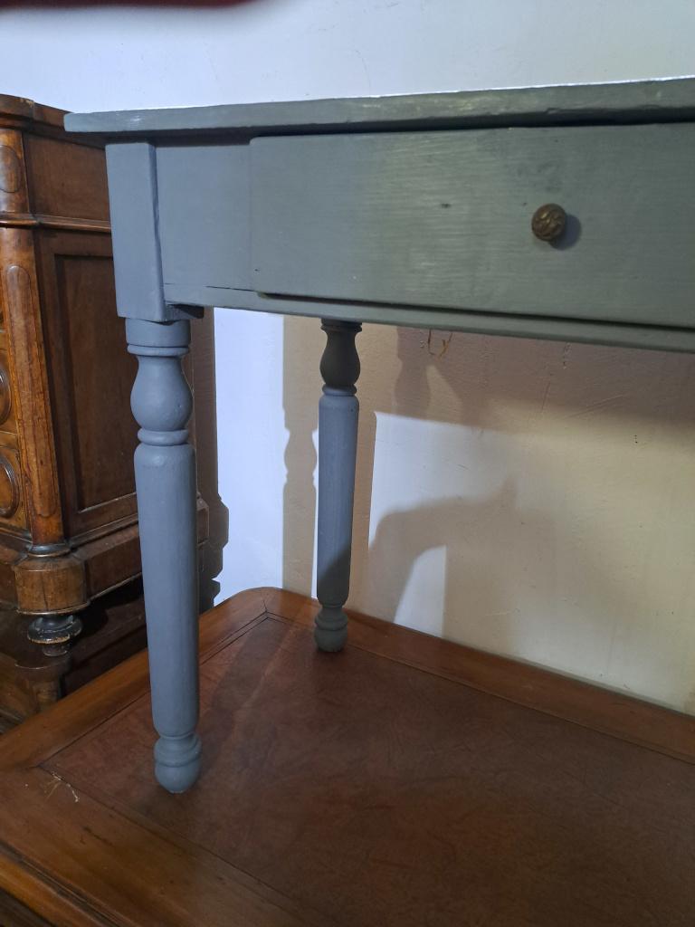 tavolo scrittoio grigio