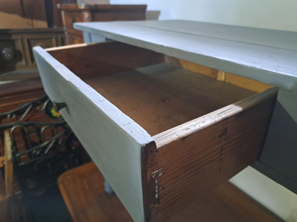 tavolo scrittoio grigio