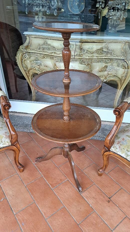 Tavolinetto alzata gueridon