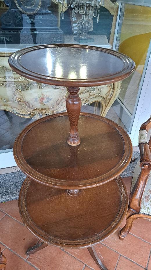 Tavolinetto alzata gueridon