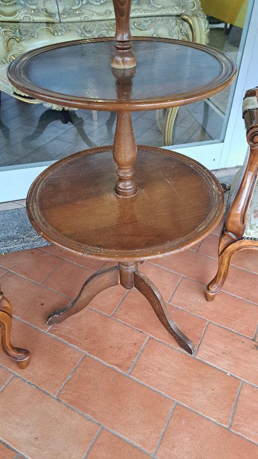 Tavolinetto alzata gueridon