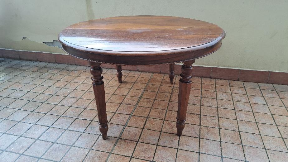 Tavolo italiano ovale