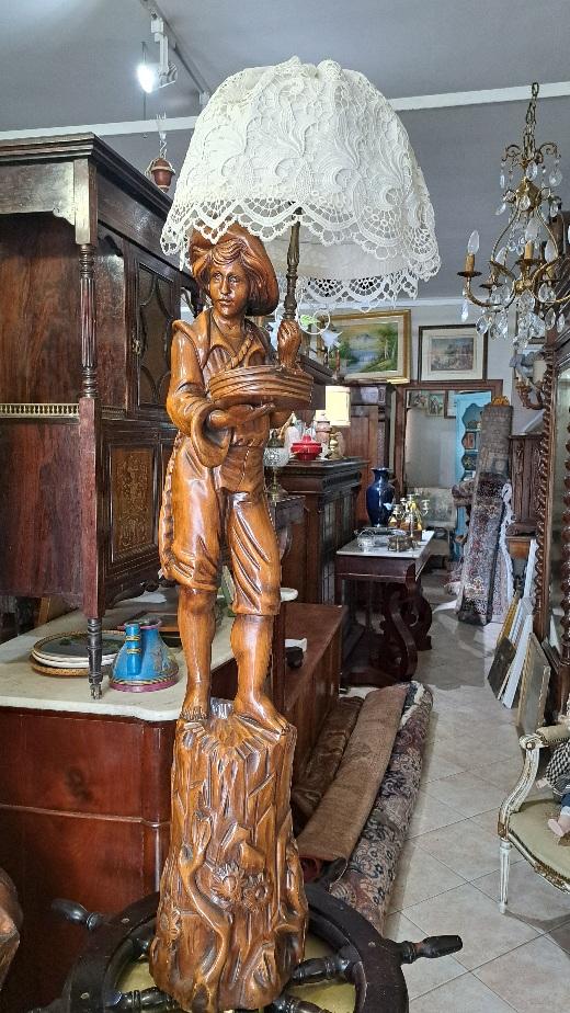 Lampada piantana in legno