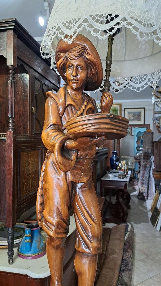 Lampada piantana in legno