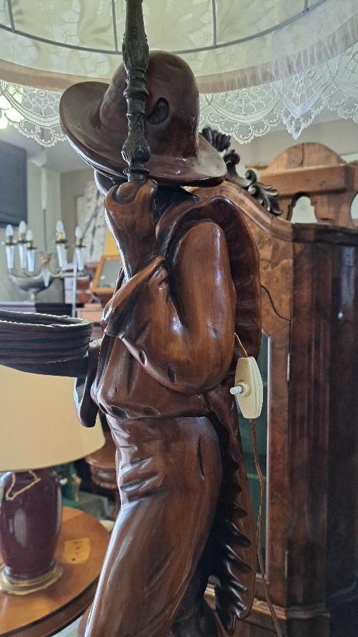 Lampada piantana in legno