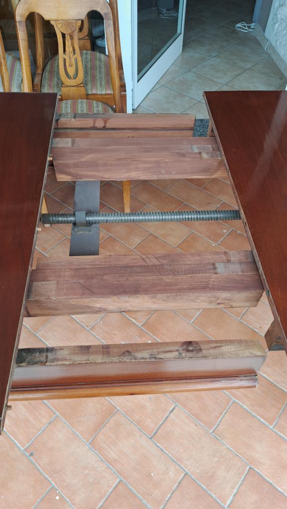 Tavolo inglese Vittoriano