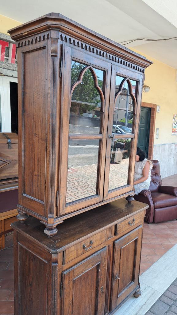 Credenza Scozzese