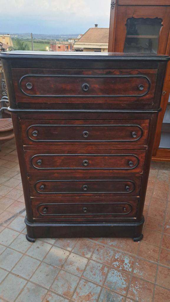 Cassettiera