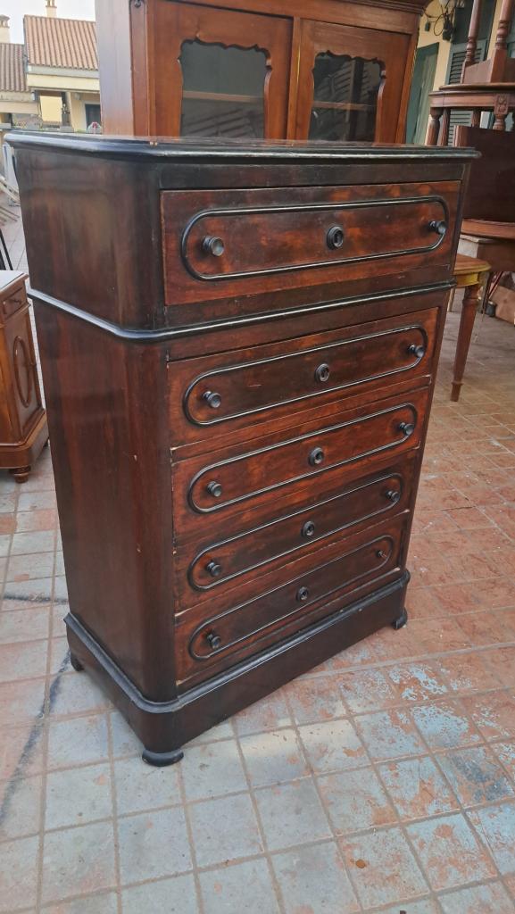 Cassettiera